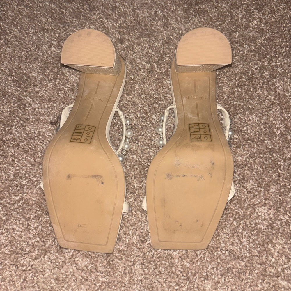 Dolce Vita Cream Chain-Link Sandals - Picture 4 of 5